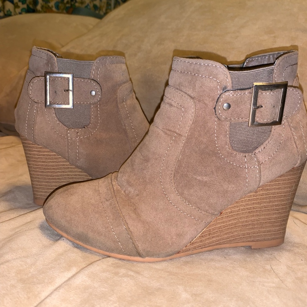 Cute brown wedges
